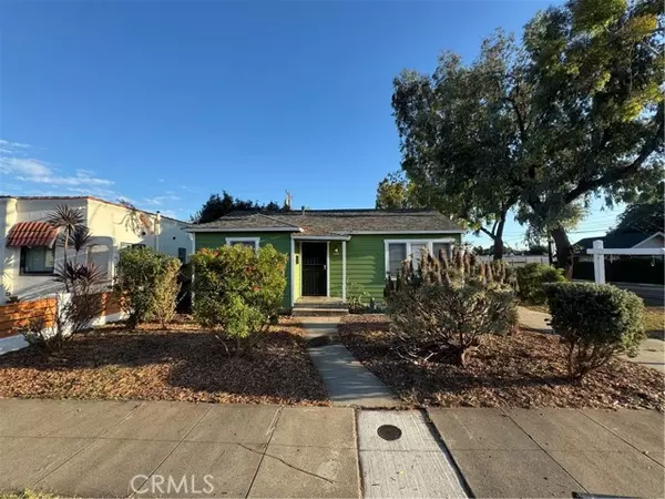 Santa Ana, CA 92701,504 E Wisteria PL