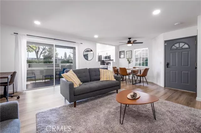 Santa Ana, CA 92704,3500 S Greenville ST F3