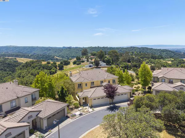 Castro Valley, CA 94552,22284 E Lyndon LOOP