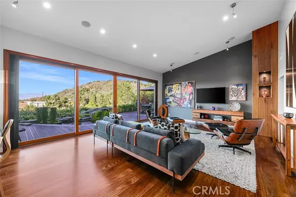 Sherman Oaks, CA 91423,3347 Coy DR