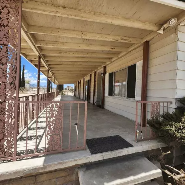 Phelan, CA 92371,4232 Coyote RD