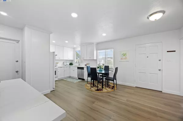 San Leandro, CA 94579,15102 Chapel Ct