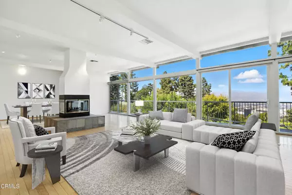 Los Angeles, CA 90046,7772 Torreyson DR