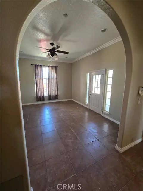 10455 Cambria RD, Oak Hills, CA 92344