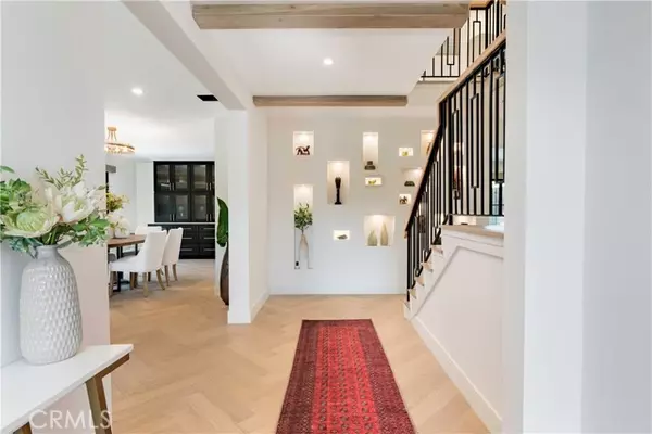3860 Daisy CIR, Seal Beach, CA 90740