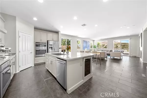 Valencia, CA 91354,28648 Iron Village DR