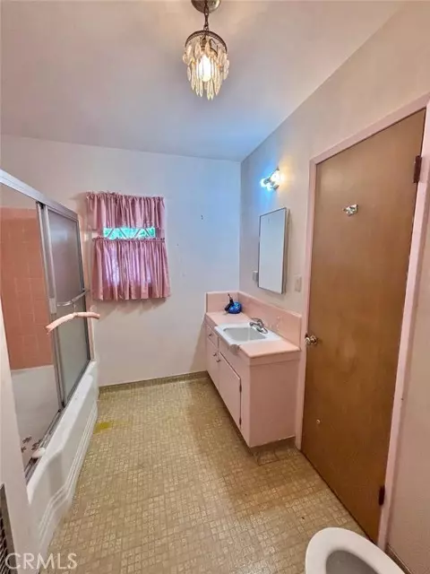 Van Nuys, CA 91405,14930 Leadwell ST