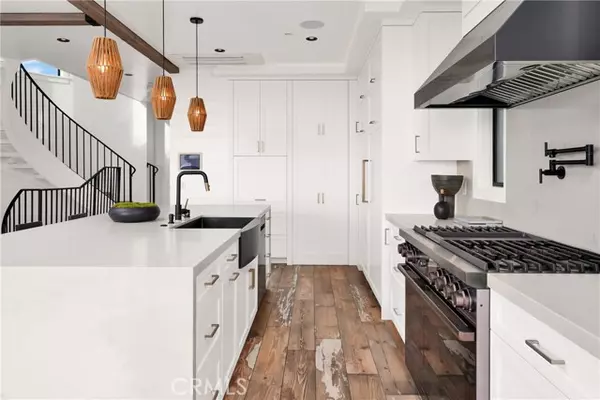 Newport Beach, CA 92663,7210 W. Oceanfront