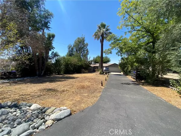 Yucaipa, CA 92399,11748 Douglas