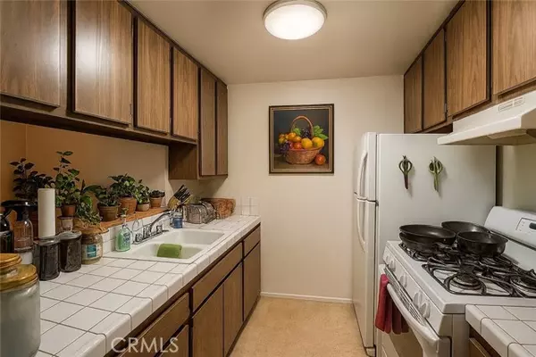 Tarzana, CA 91356,5700 Etiwanda AVE 260