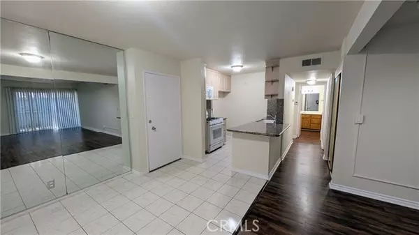 Tarzana, CA 91356,18620 Hatteras St 119