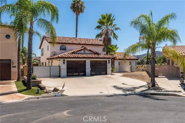 21998 Strawberry LN, Canyon Lake, CA 92587