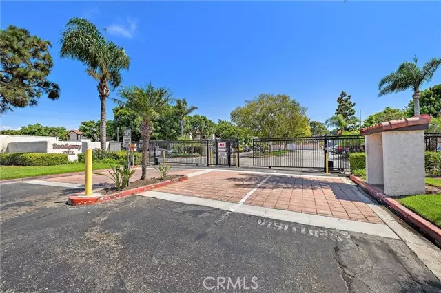 Huntington Beach, CA 92646,21372 Brookhurst 625