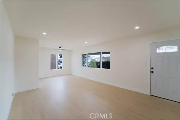 Compton, CA 90220,2204 W 153rd ST