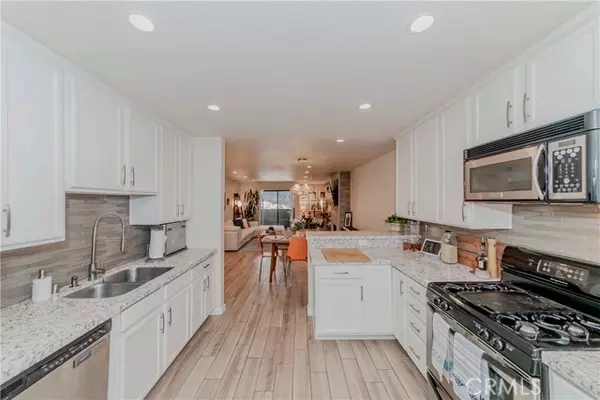 Los Angeles, CA 90068,1940 N Highland AVE 66