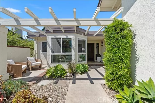 Corona Del Mar, CA 92625,37 Beachcomber DR