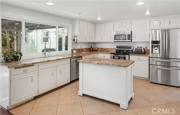 Valencia, CA 91355,25451 Via Macarena