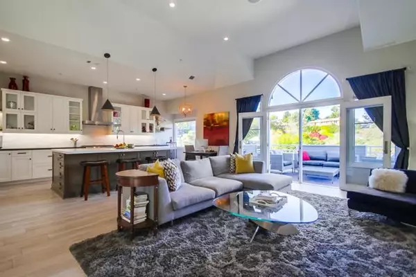 Solana Beach, CA 92075,864 Del Mar Downs Rd