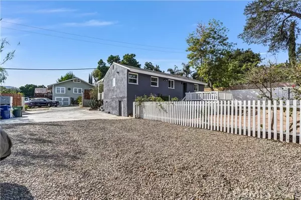 Chatsworth, CA 91311,9246 Rowell Ave.