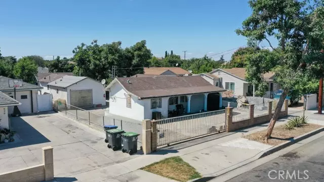 702 N Gunther, Santa Ana, CA 92703
