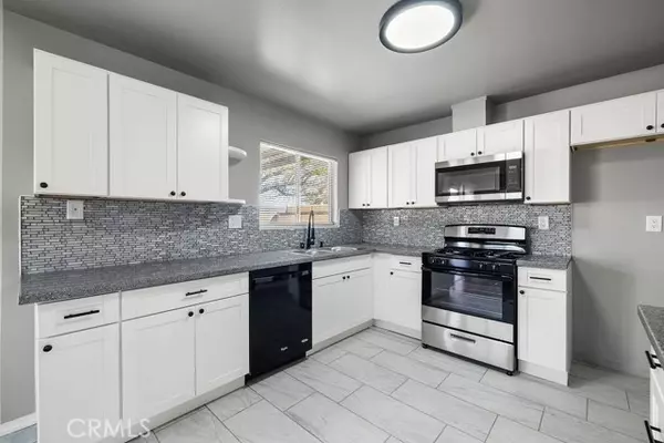 2229 W Avenue K14, Lancaster, CA 93536