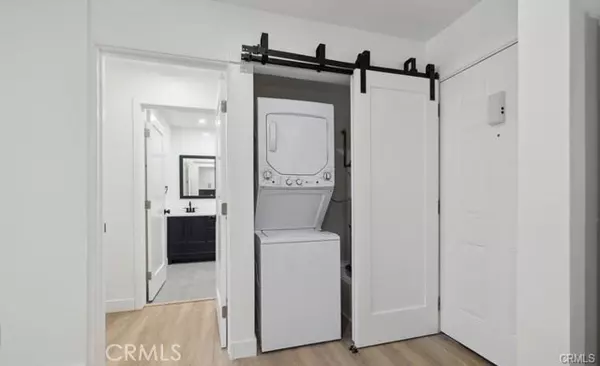 Encino, CA 91316,17000 Burbank BLD 214