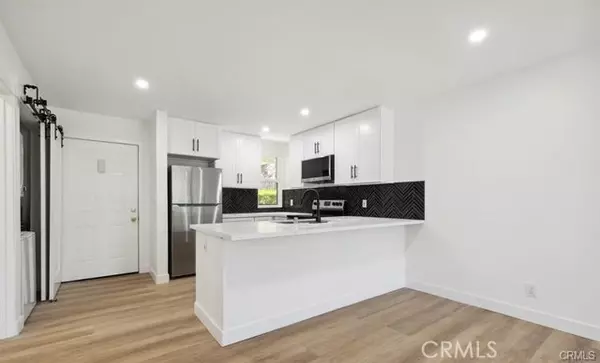 Encino, CA 91316,17000 Burbank BLD 214
