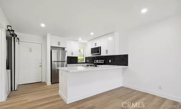 Encino, CA 91316,17000 Burbank BLD 214