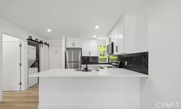 Encino, CA 91316,17000 Burbank BLD 214