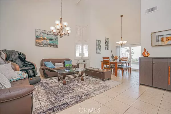 2261 Whiteoak LN, Corona, CA 92882