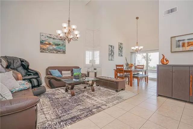 2261 Whiteoak LN, Corona, CA 92882