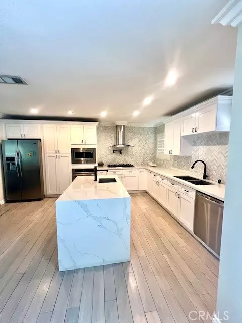 Canoga Park, CA 91303,22135 Vanowen ST