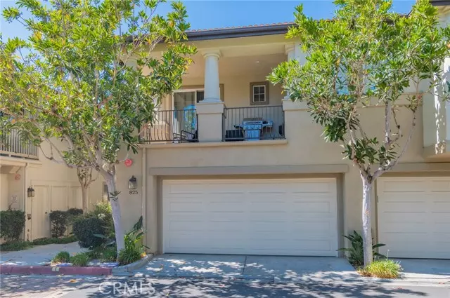 825 Yorkshire, Irvine, CA 92620