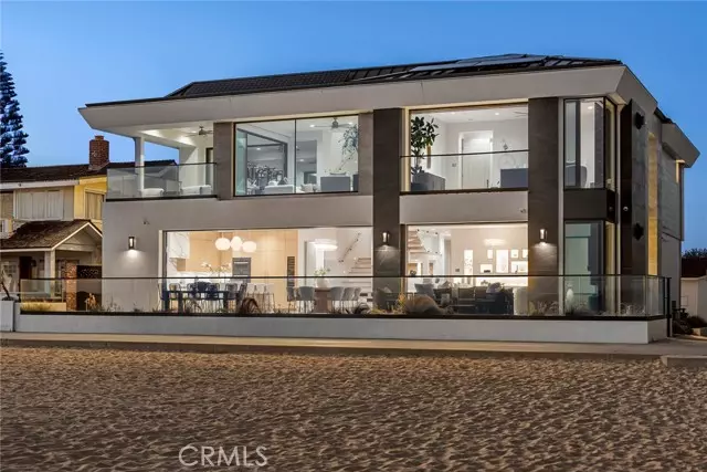 706 W Oceanfront, Newport Beach, CA 92661