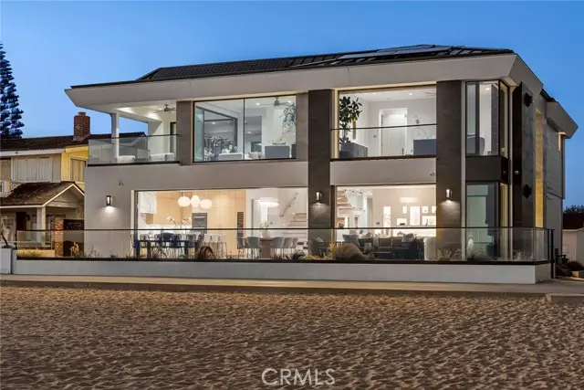 706 W Oceanfront, Newport Beach, CA 92661