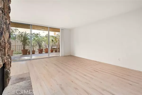 Culver City, CA 90230,5875 Doverwood DR 106