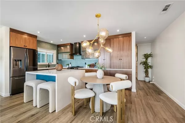 Long Beach, CA 90803,3901 E Livingston DR 402