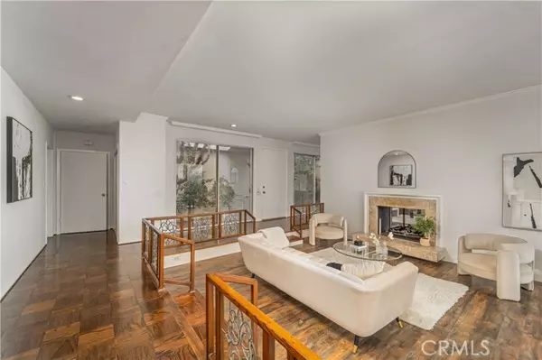 Woodland Hills, CA 91364,20193 Adele DR