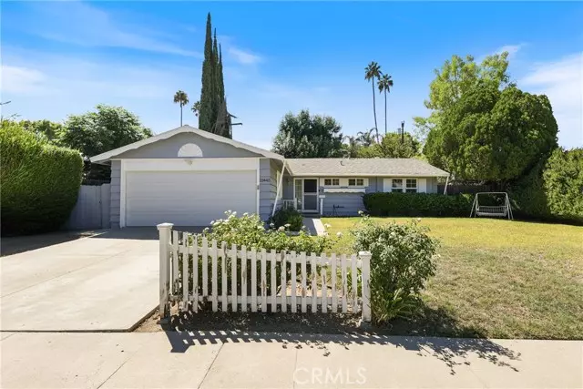 22440 Schoolcraft St., West Hills, CA 91307