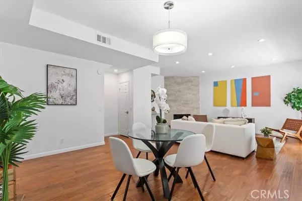 Sherman Oaks, CA 91411,5324 Kester AVE 12