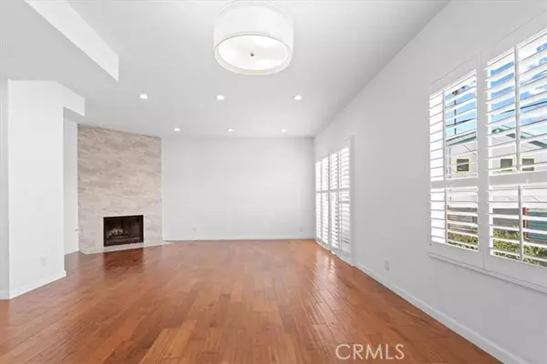 Sherman Oaks, CA 91411,5324 Kester AVE 12