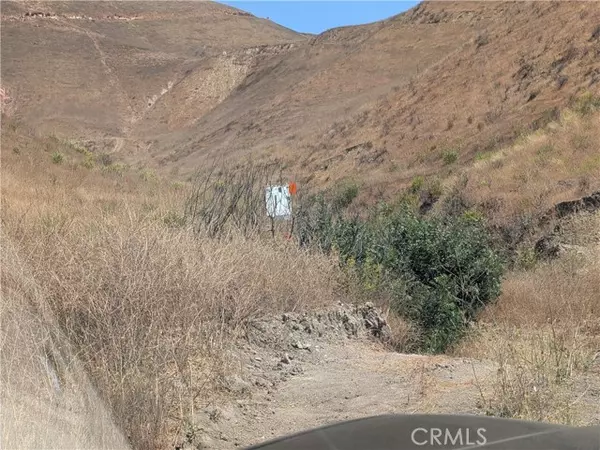 Moorpark, CA 93021,462 WATERS RD