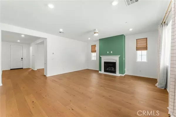 Redlands, CA 92374,874 Royal Knight Trl