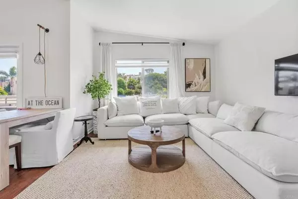 Encinitas, CA 92024,687 S Coast Highway 101 302