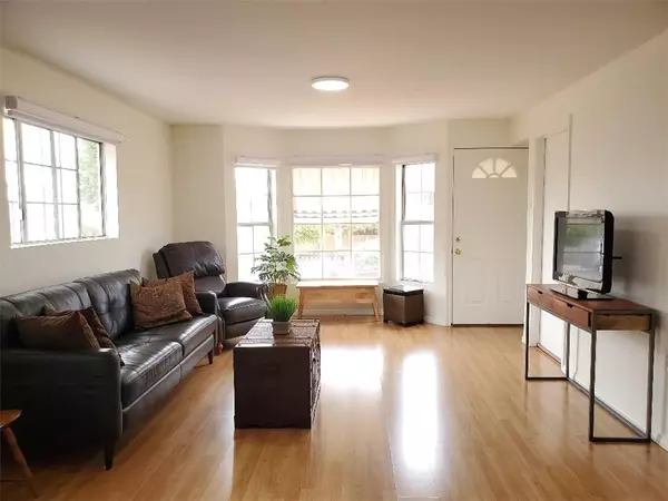 Los Angeles, CA 90042,5117 Stratford RD