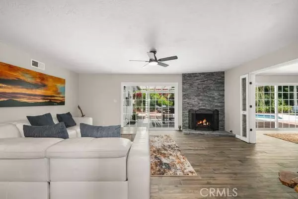 Santa Ana, CA 92705,11891 Gladstone DR