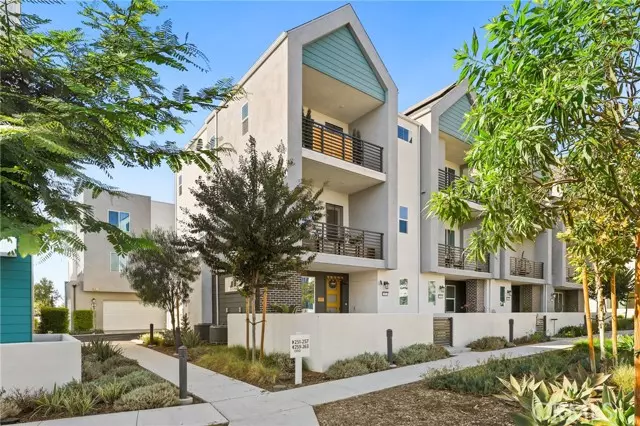 Irvine, CA 92618,257 Sash