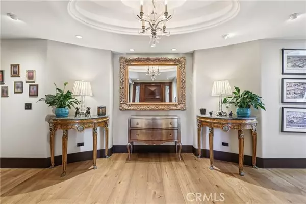 La Jolla, CA 92037,357 Coast BLD