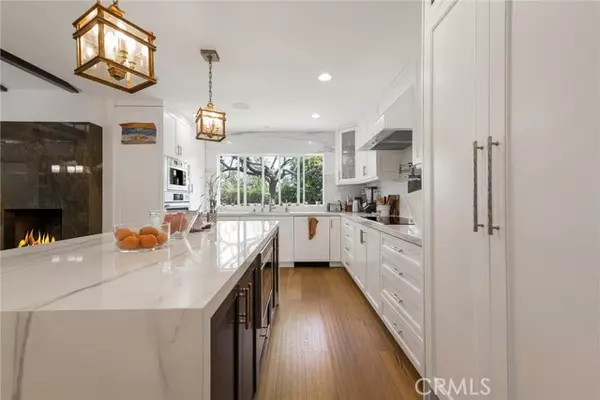 2528 N Orchard DR, Burbank, CA 91504