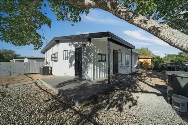 727 W Ave H8, Lancaster, CA 93534